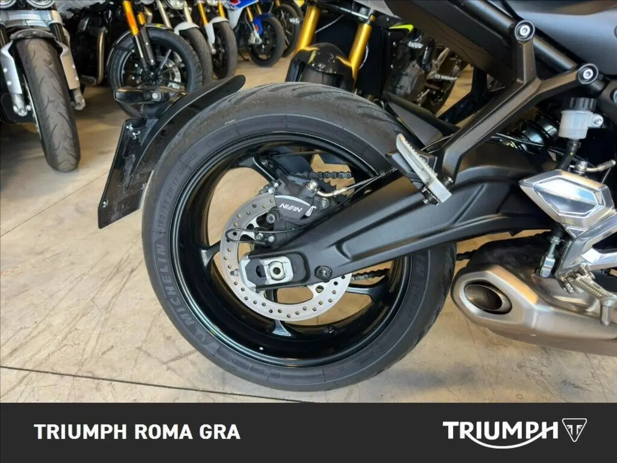 Triumph Trident 660 Triple Tribute Edition (2024) (5)