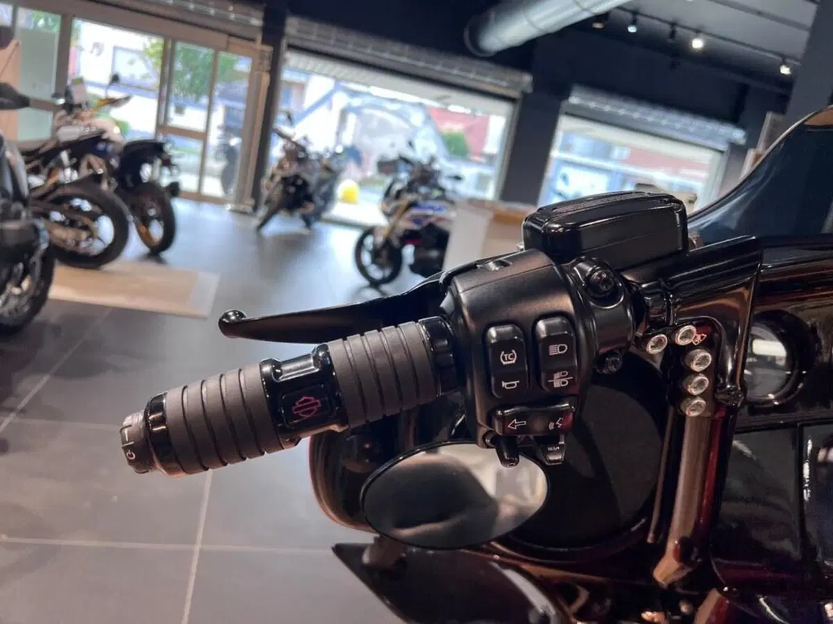 Harley-Davidson 114 Electra Glide Ultra Limited (2019) - FLHTK (11)