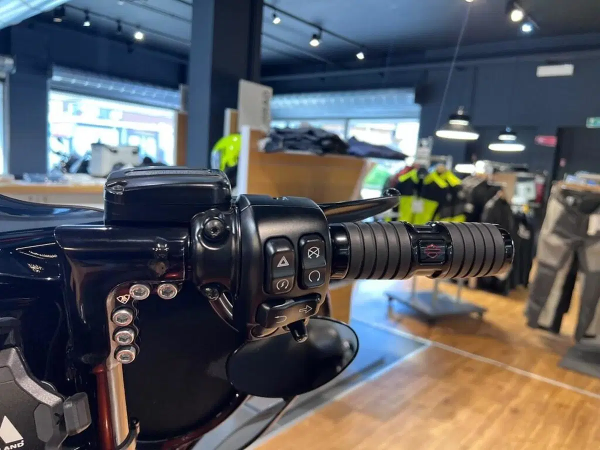 Harley-Davidson 114 Electra Glide Ultra Limited (2019) - FLHTK (12)
