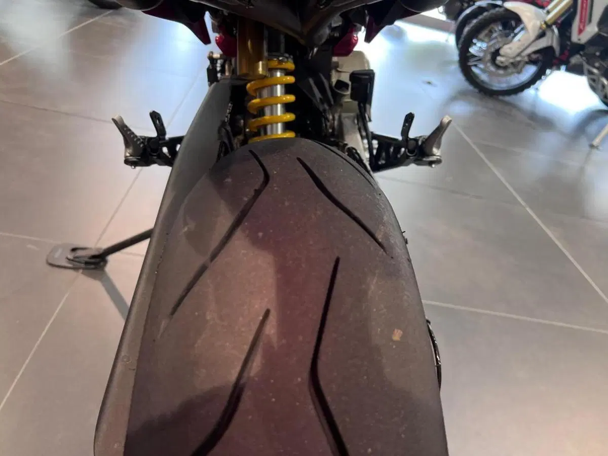 Ducati Hypermotard 698 Mono (2024 - 26) (14)