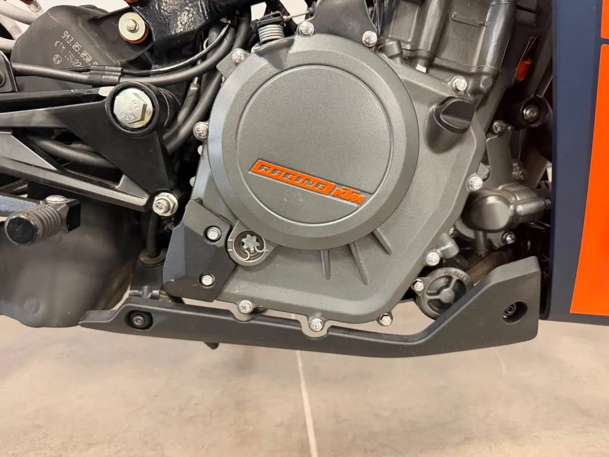 KTM RC 390 (2022 - 26) (20)