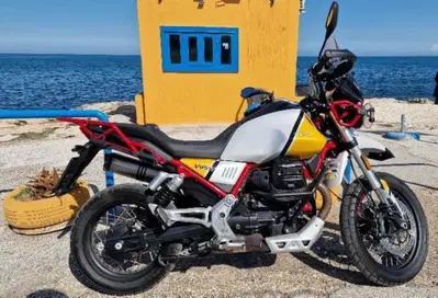 Moto Guzzi V85 TT Evocative Graphics (2019 - 20) usata