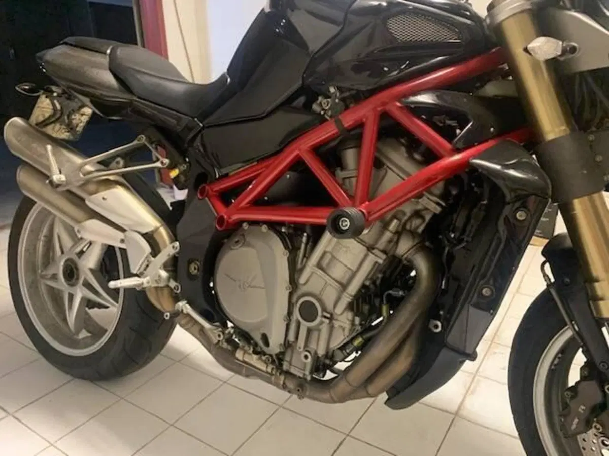 MV Agusta Brutale 910 S (2005 - 11) (4)