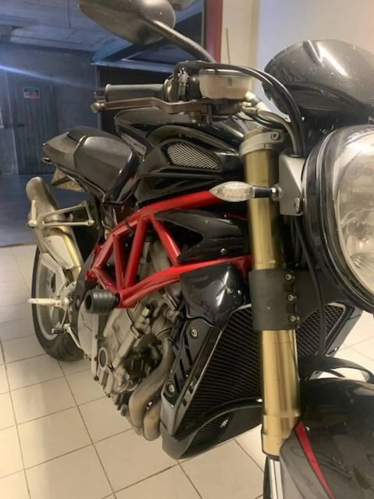 MV Agusta Brutale 910 S (2005 - 11) (5)