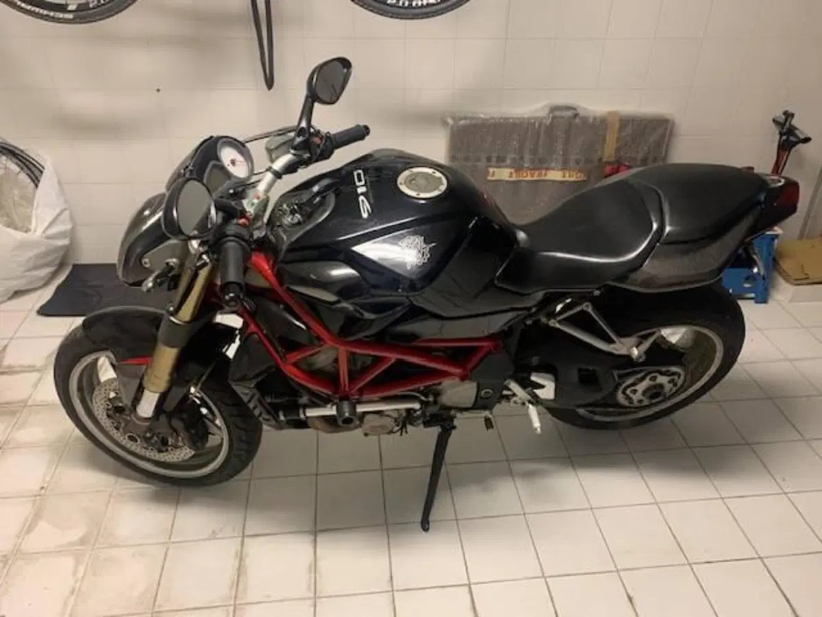 MV Agusta Brutale 910 S (2005 - 11) (2)