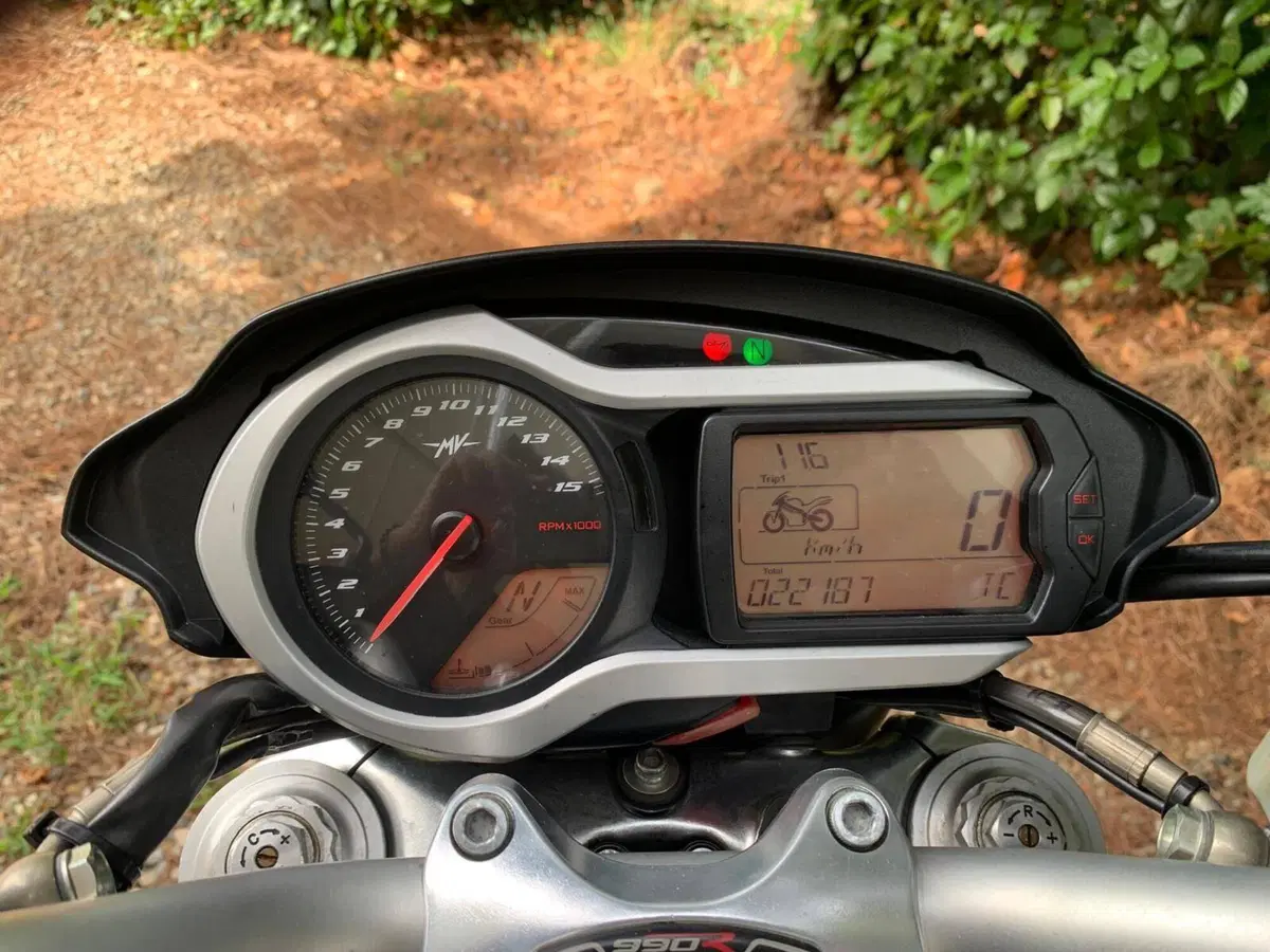 MV Agusta Brutale 990 R (2009 - 12) (3)