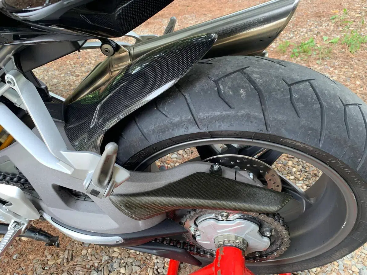 MV Agusta Brutale 990 R (2009 - 12) (4)