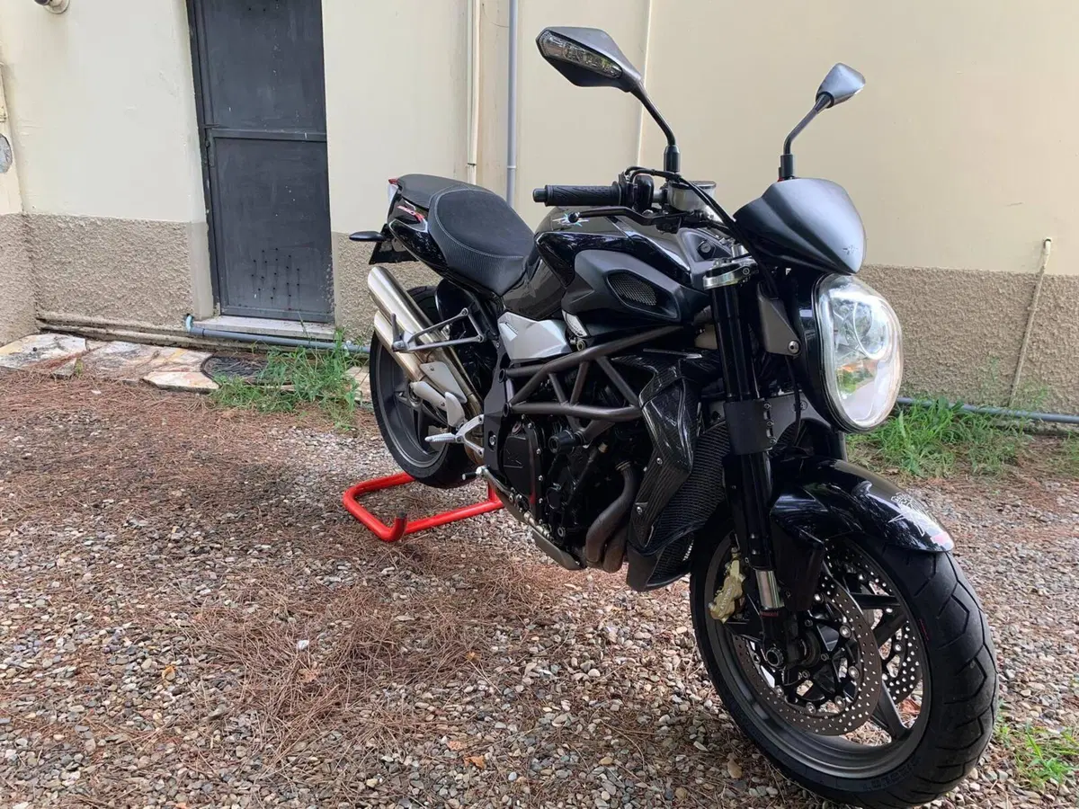 MV Agusta Brutale 990 R (2009 - 12) (5)