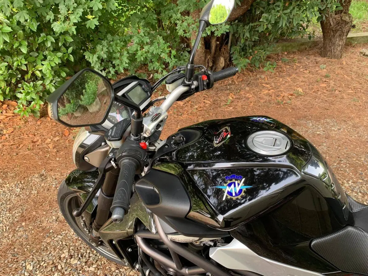 MV Agusta Brutale 990 R (2009 - 12) (7)