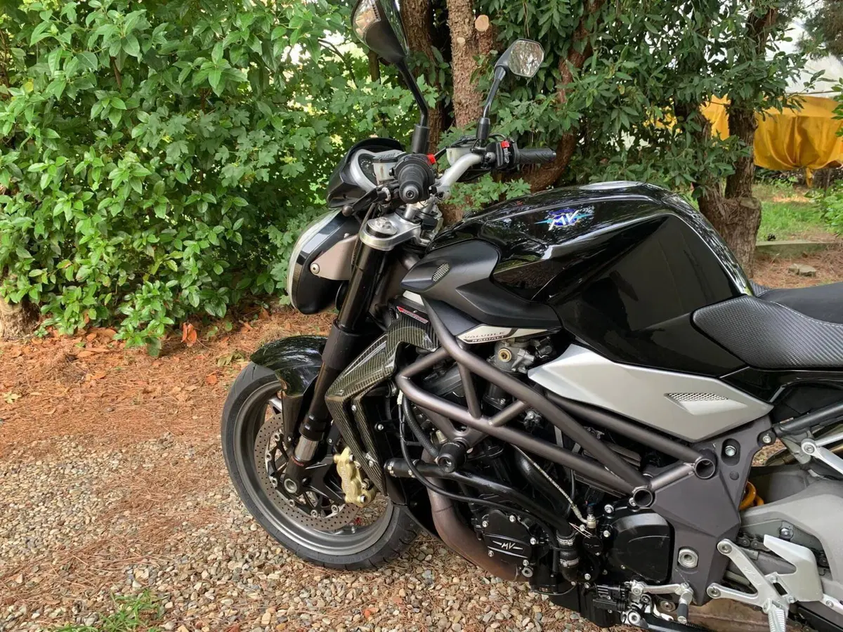 MV Agusta Brutale 990 R (2009 - 12) (8)
