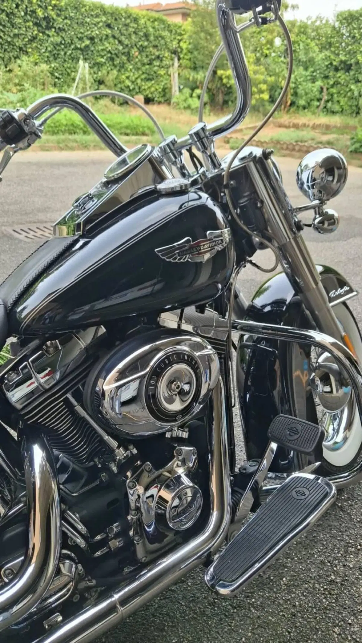 Harley-Davidson 1690 Deluxe ABS (2011 - 16) - FLSTN (3)