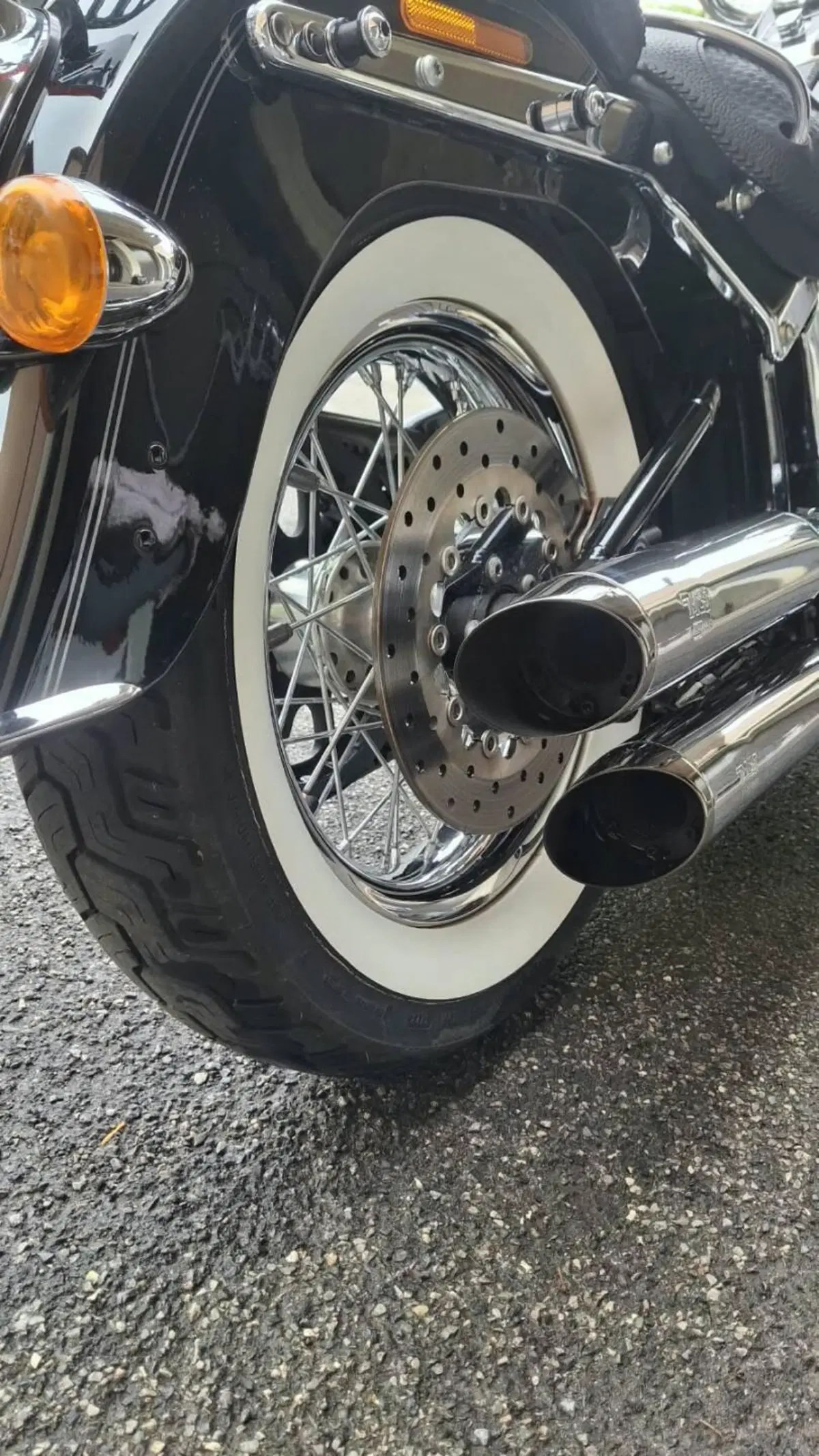 Harley-Davidson 1690 Deluxe ABS (2011 - 16) - FLSTN (10)