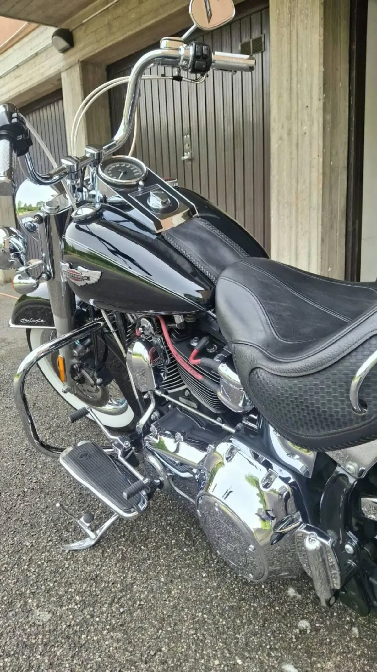 Harley-Davidson 1690 Deluxe ABS (2011 - 16) - FLSTN (5)