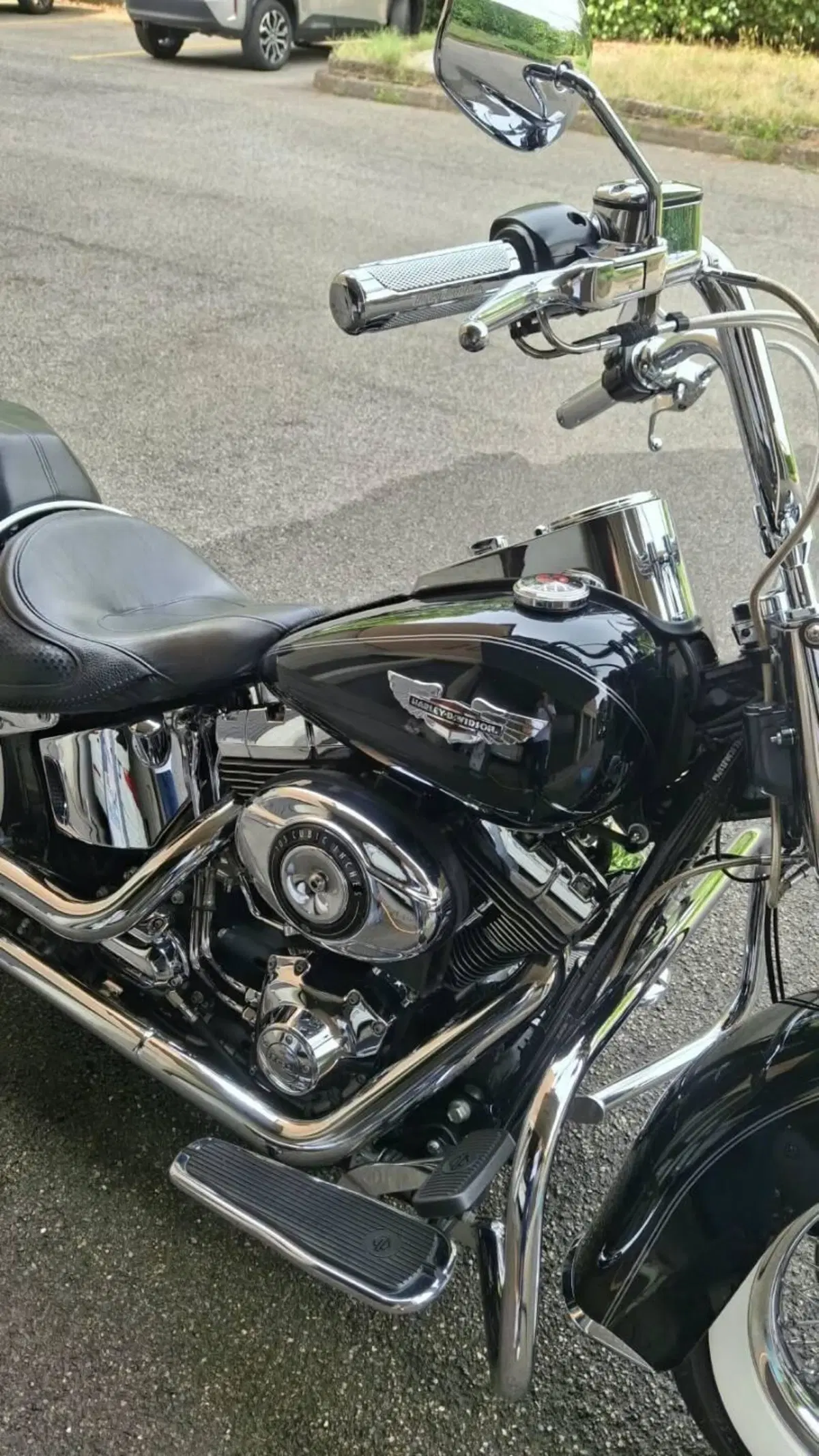 Harley-Davidson 1690 Deluxe ABS (2011 - 16) - FLSTN (2)