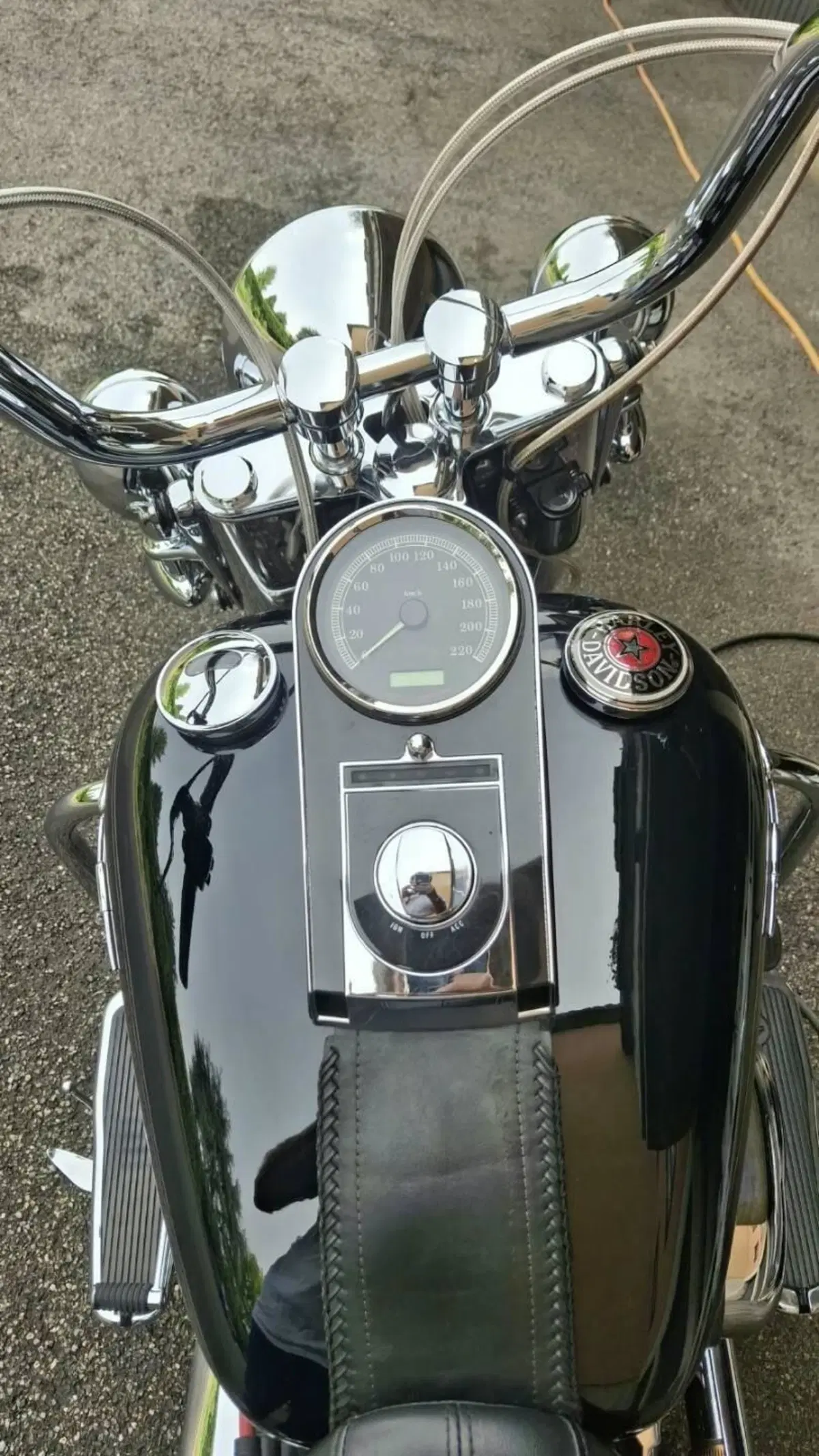 Harley-Davidson 1690 Deluxe ABS (2011 - 16) - FLSTN (7)