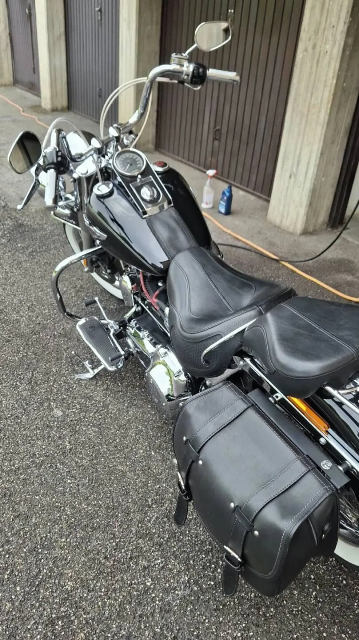 Harley-Davidson 1690 Deluxe ABS (2011 - 16) - FLSTN (4)