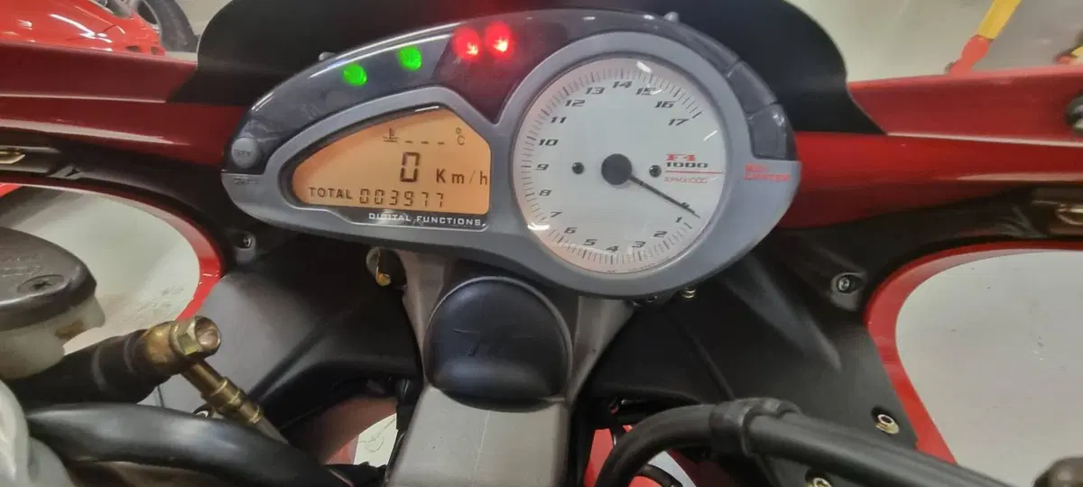 MV Agusta F4 1000 S (2004 - 05) (8)
