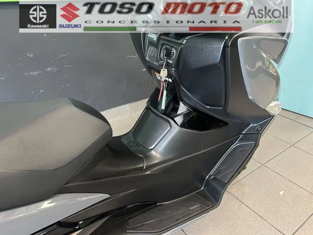 Suzuki Burgman 400 (2022 - 24) (4)