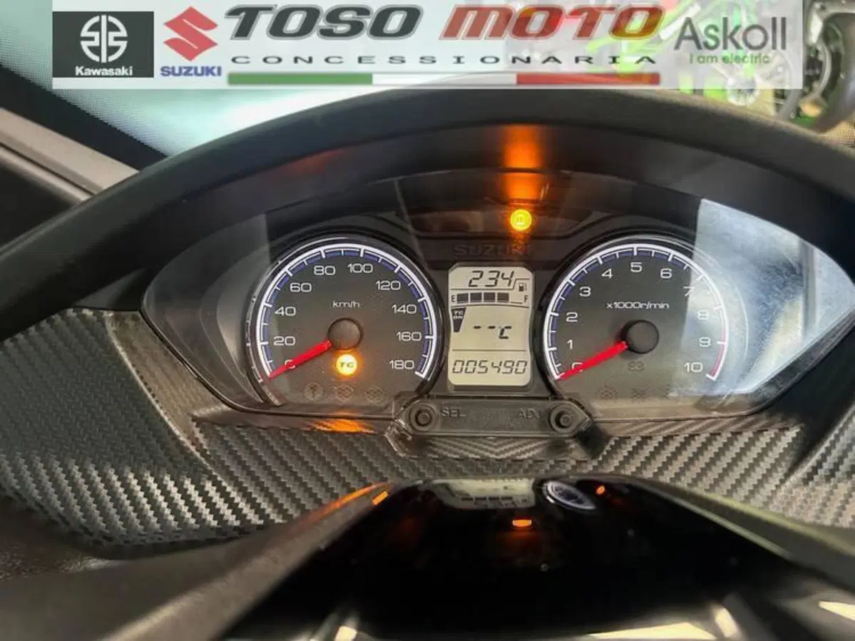 Suzuki Burgman 400 (2022 - 24) (6)