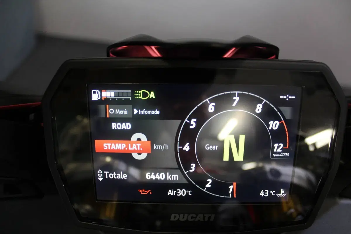 Ducati Panigale V2 S (2025 - 26) (10)
