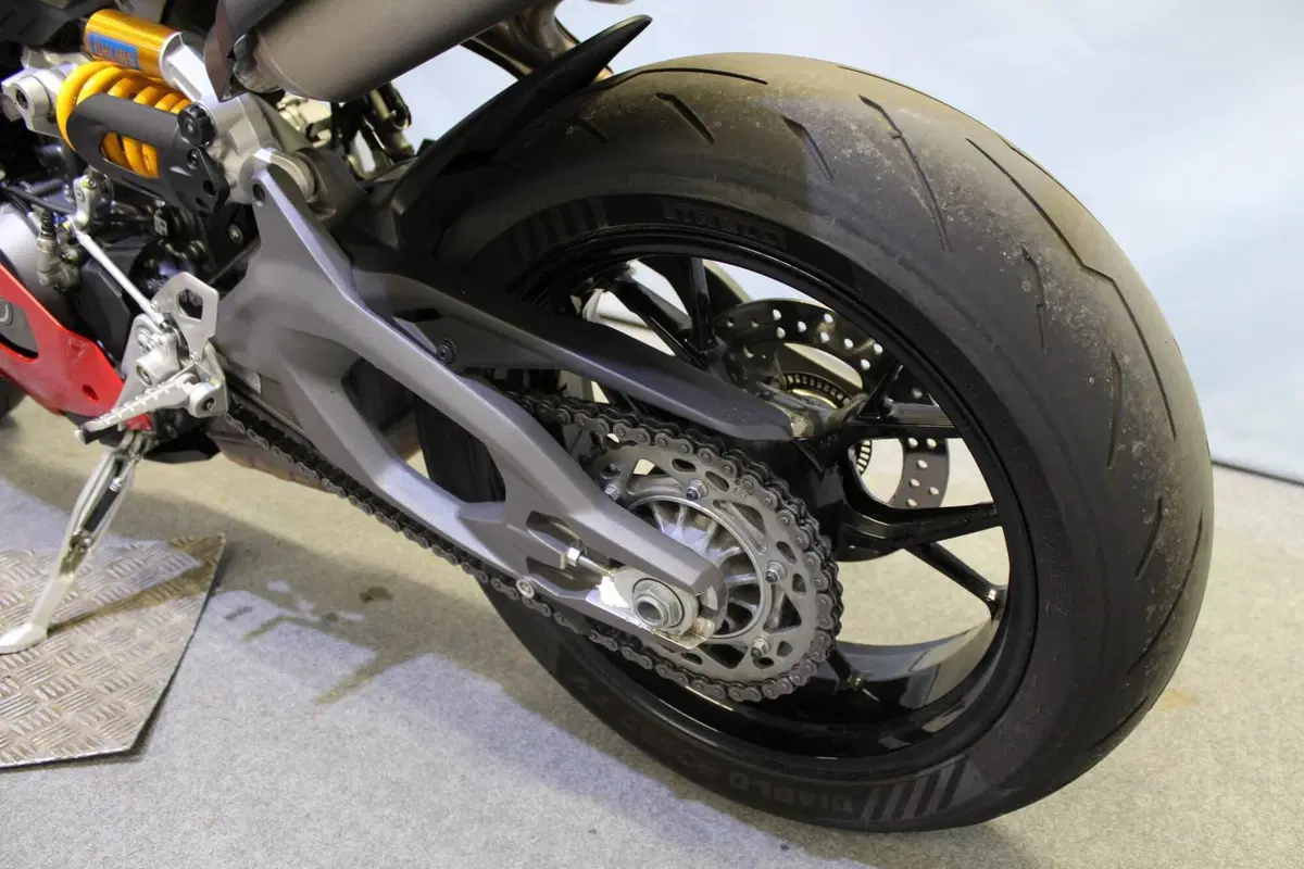 Ducati Panigale V2 S (2025 - 26) (15)