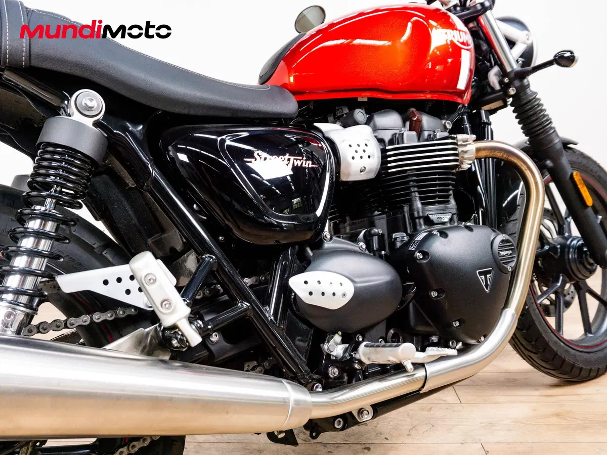 Triumph Street Twin 900 (2017 - 18) (4)