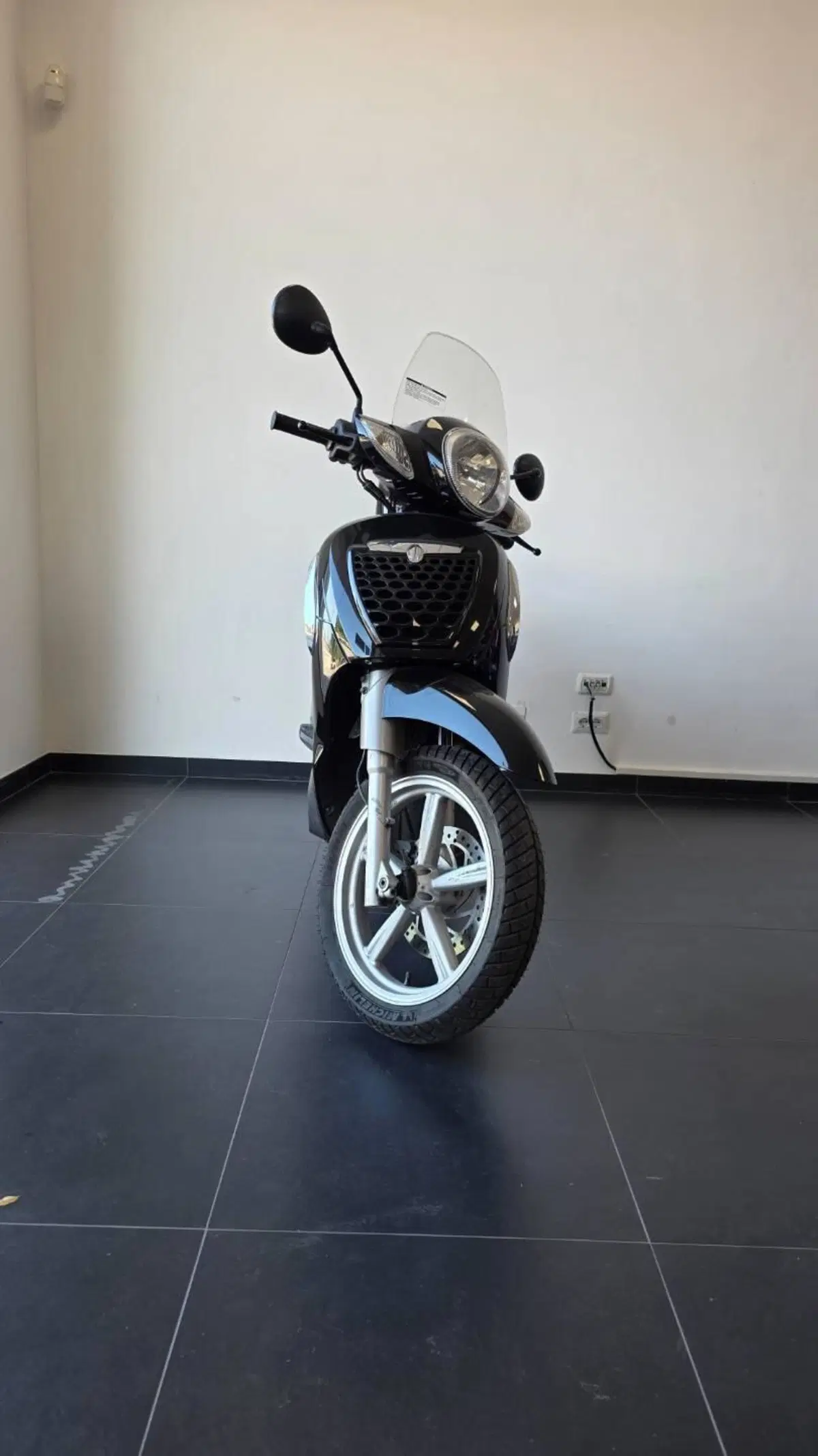 Aprilia Scarabeo 125 i.e. (2009 - 11) (3)