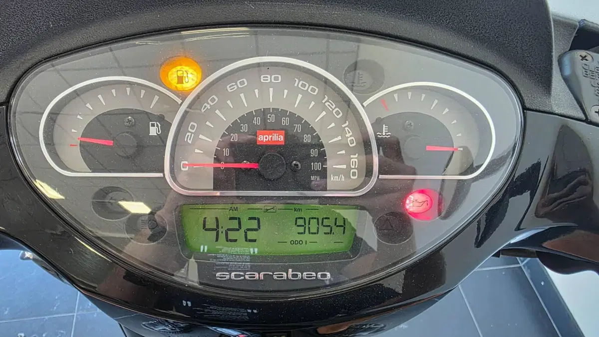 Aprilia Scarabeo 125 i.e. (2009 - 11) (4)