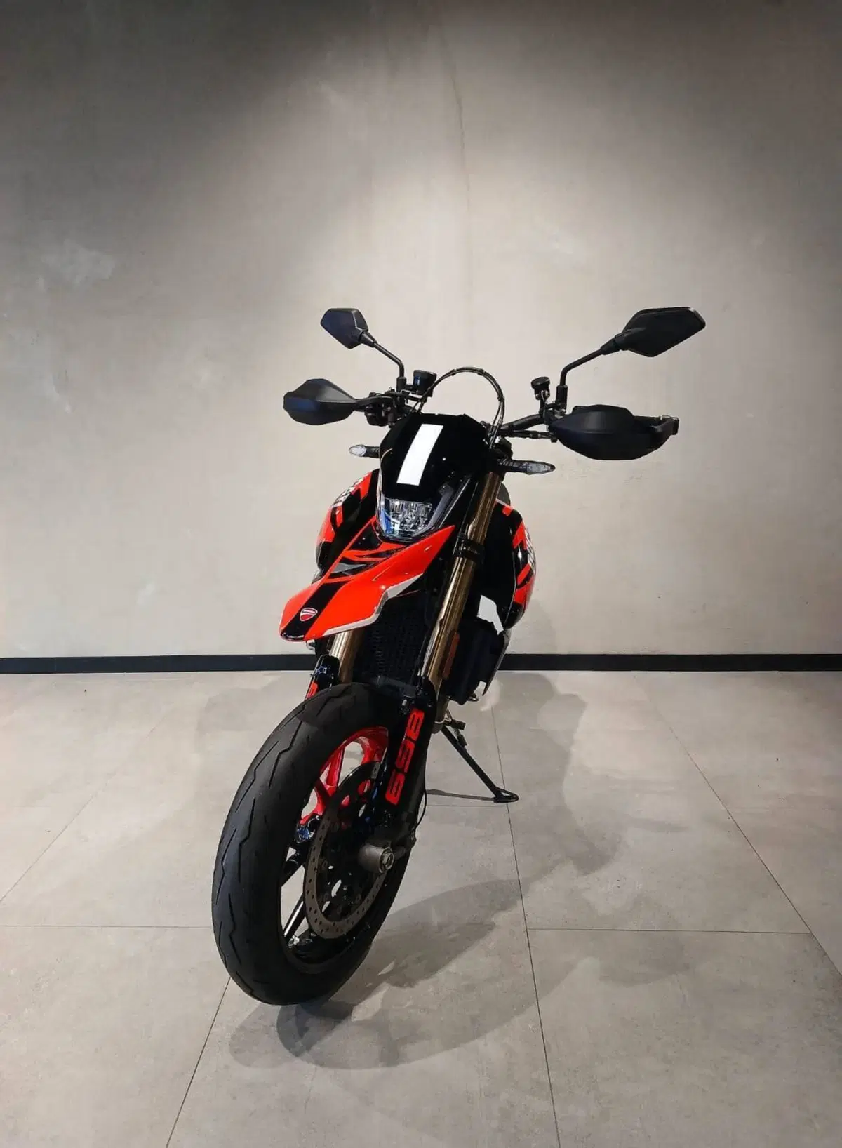 Ducati Hypermotard 698 Mono RVE (2024 - 26) (3)