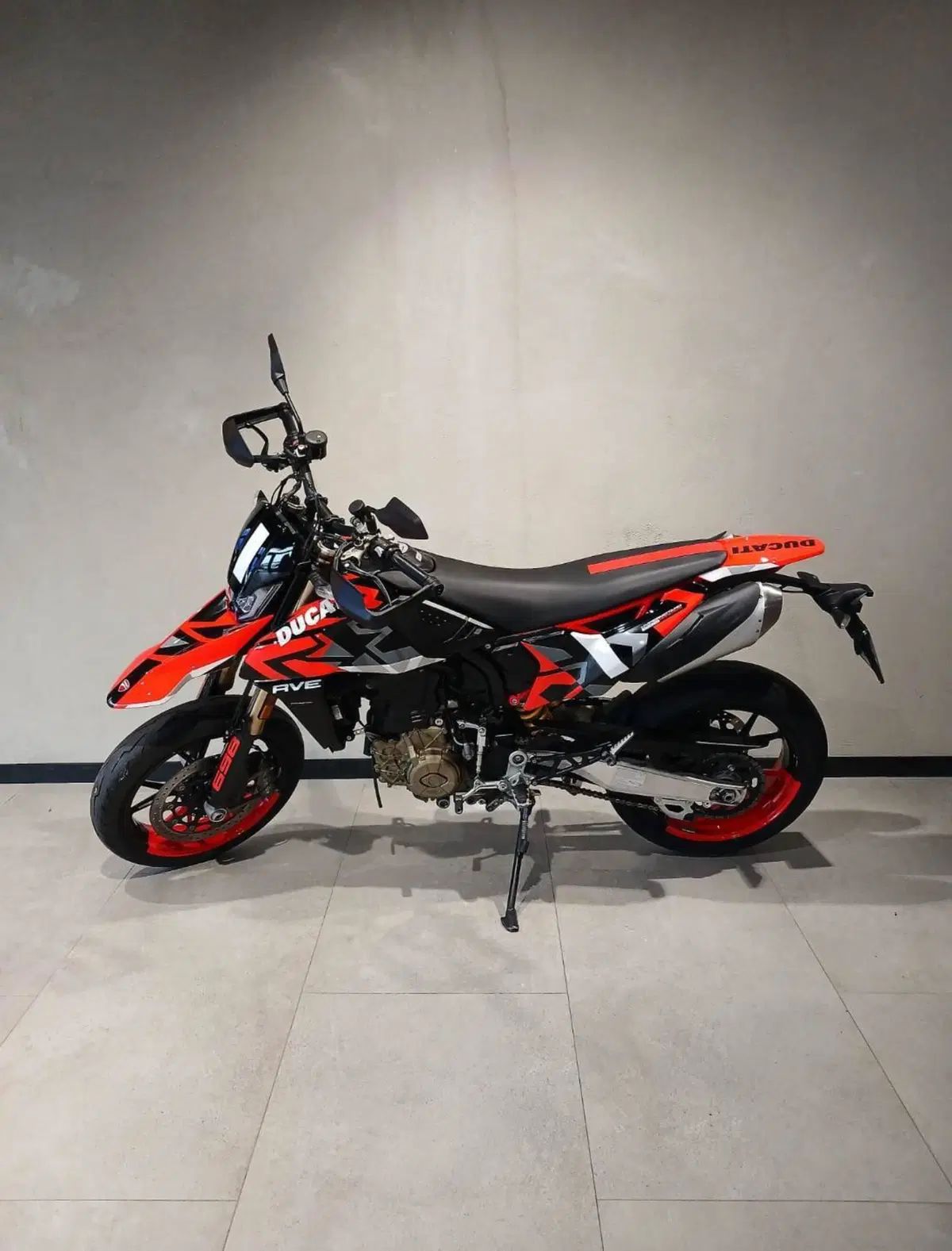 Ducati Hypermotard 698 Mono RVE (2024 - 26) (5)