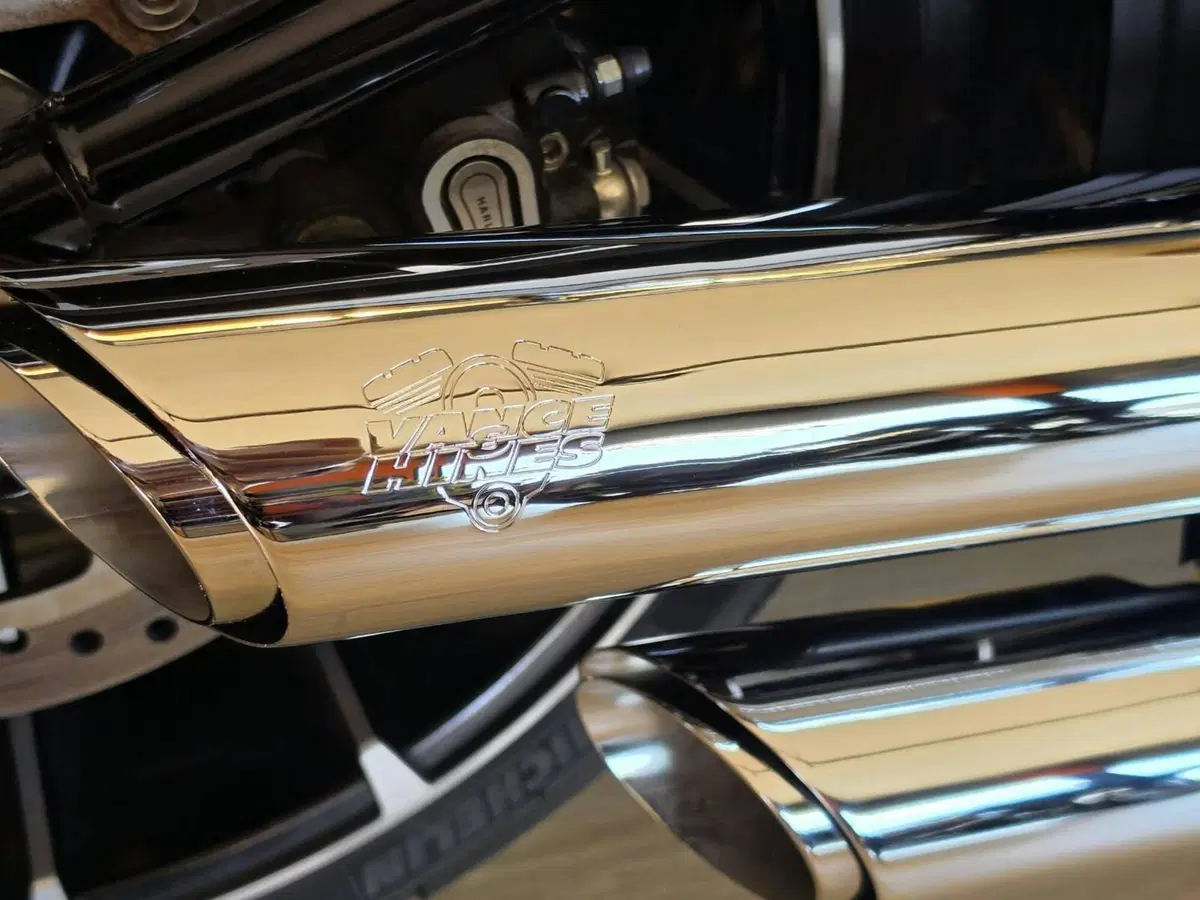 Harley-Davidson Breakout 117 (2025 - 26) (2)
