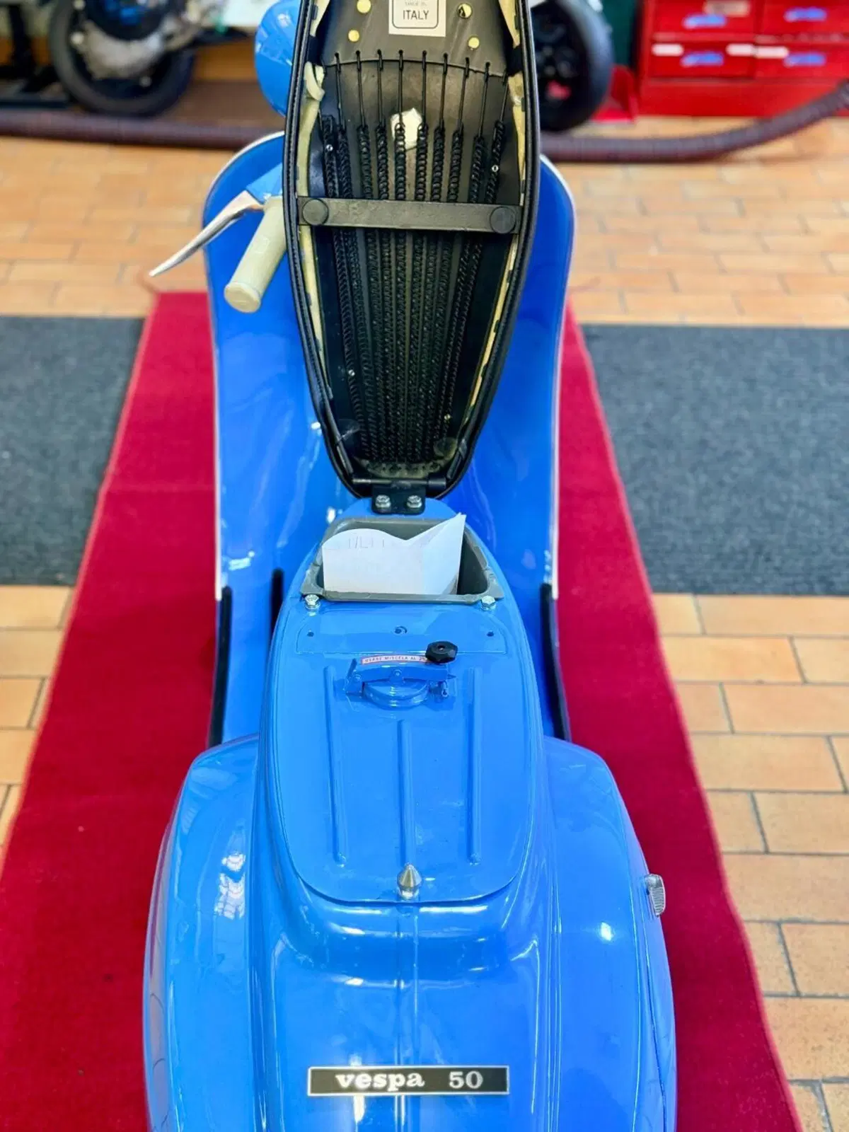 Piaggio Vespa 50 R  (5)