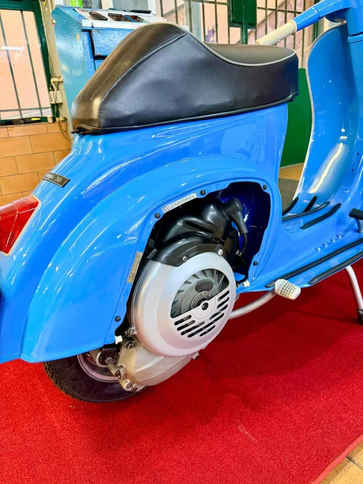 Piaggio Vespa 50 R  (6)