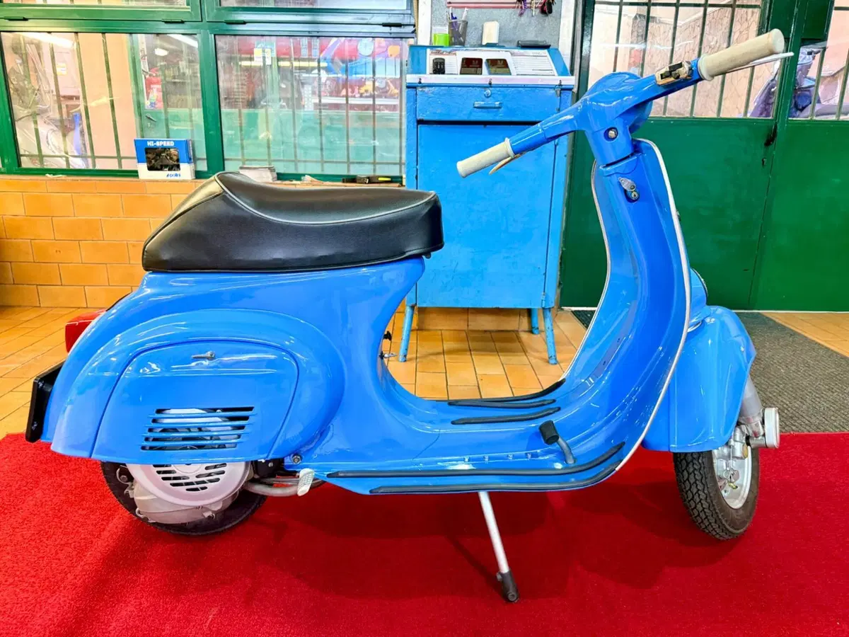 Piaggio Vespa 50 R  (9)