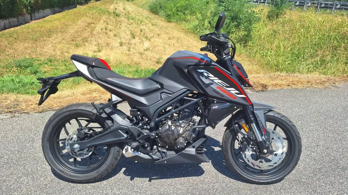 Rieju NKD 125ie R (2025 - 26) (3)