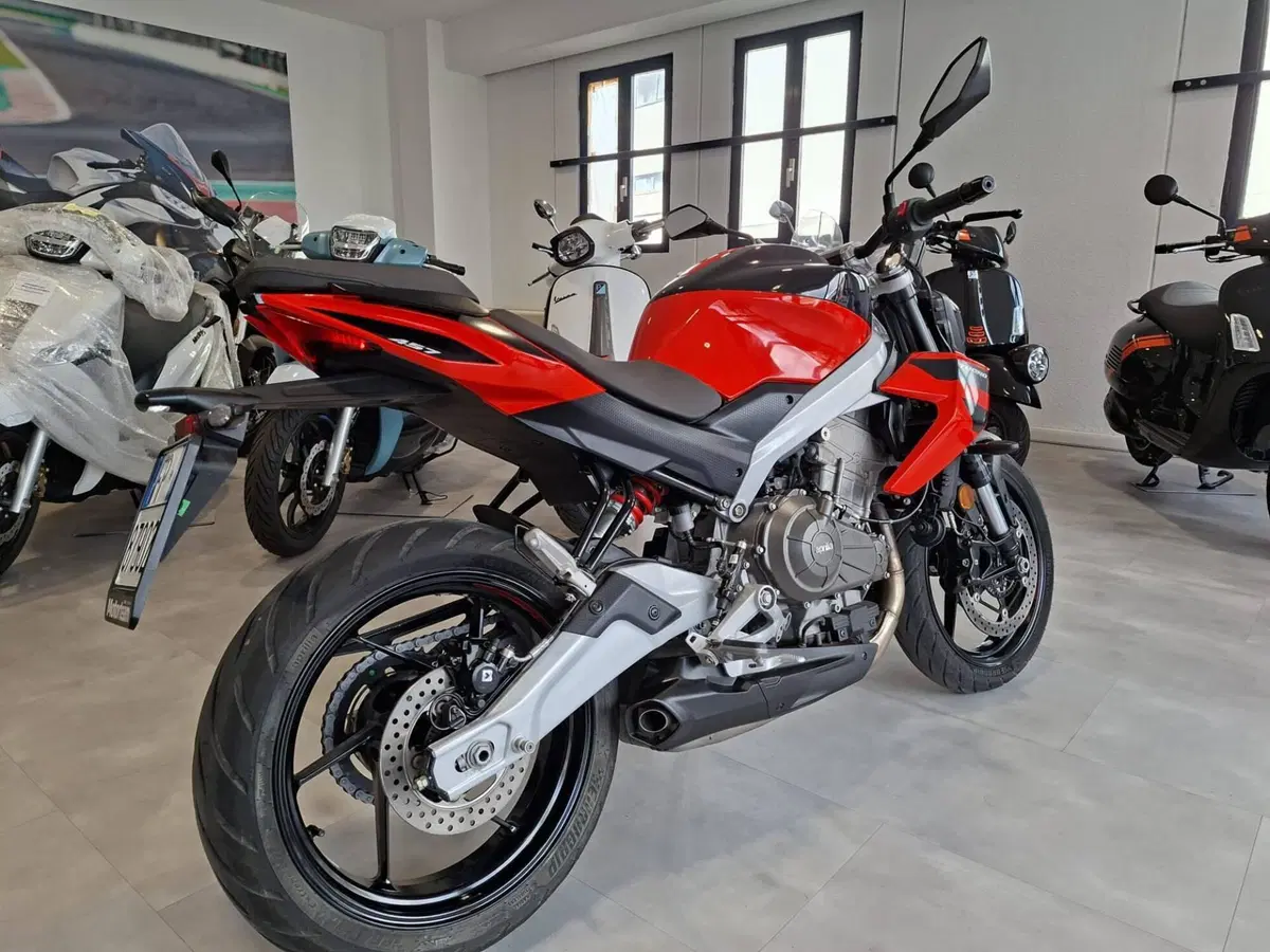 Aprilia Tuono 457 (2025 - 26) (5)