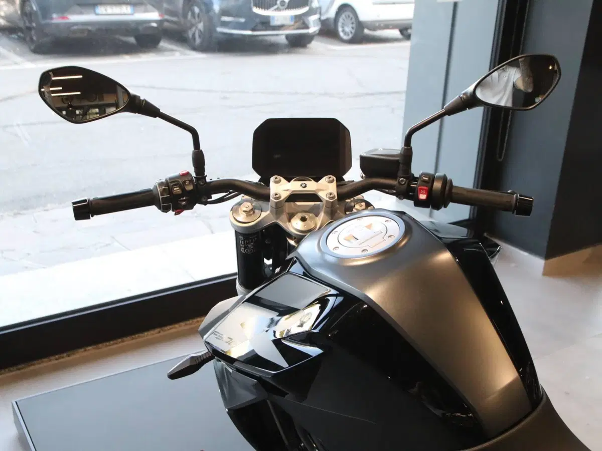 Bmw F 900 R (2025 - 27) (9)