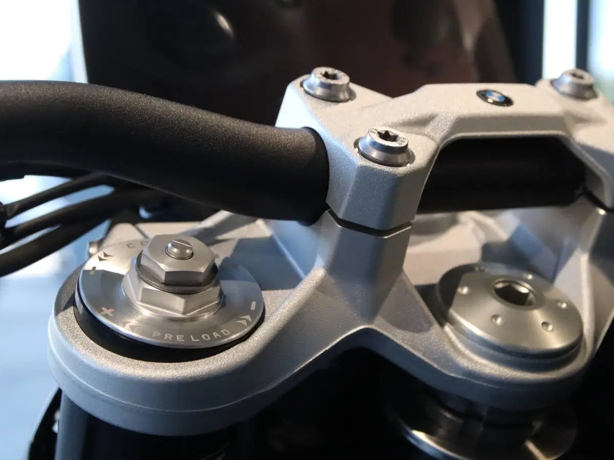 Bmw F 900 R (2025 - 27) (10)