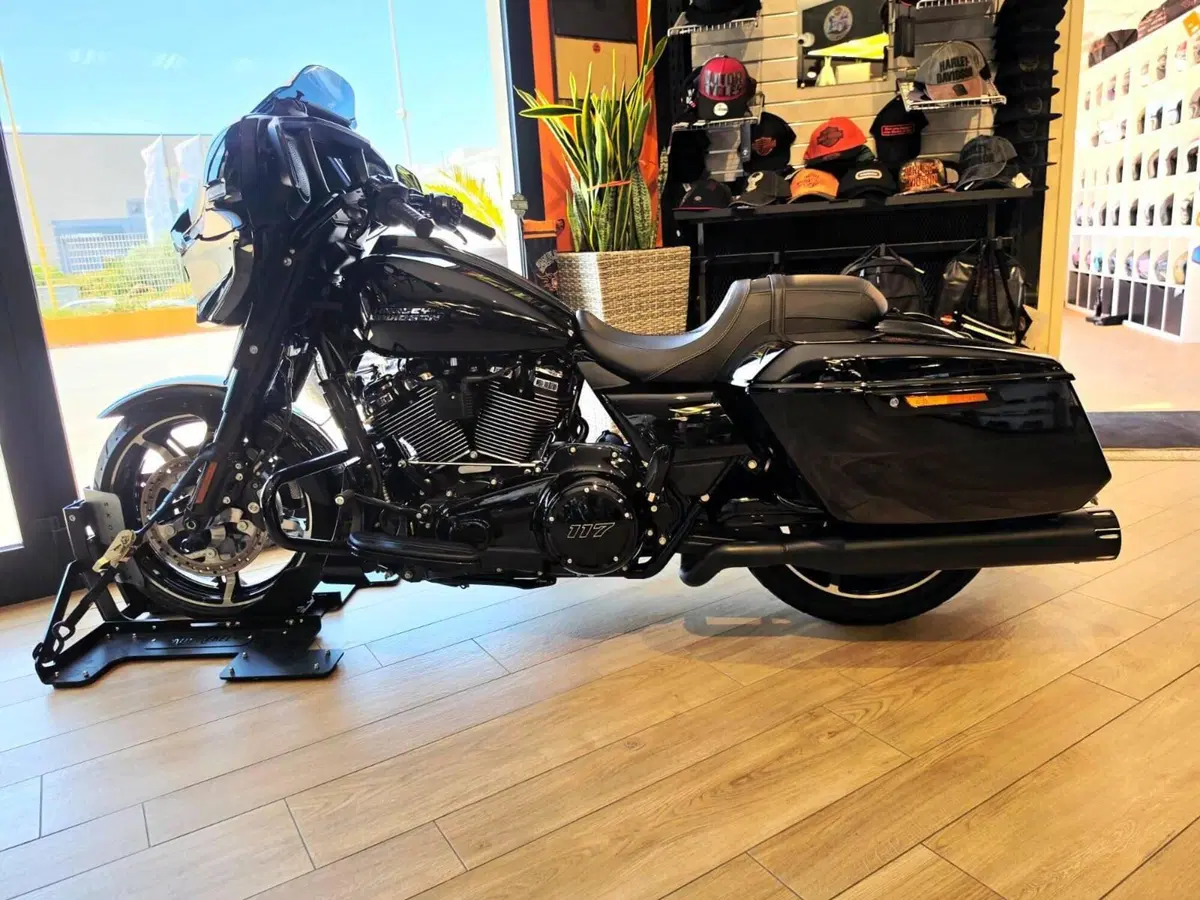 Harley-Davidson Street Glide (2024 - 26)