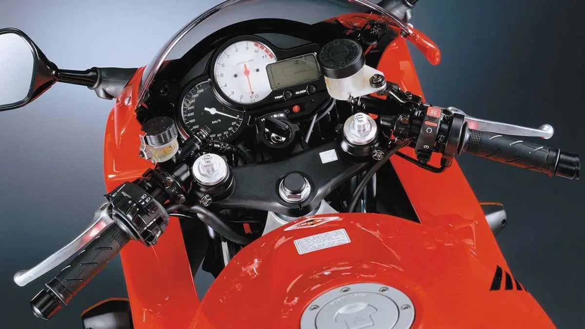 Honda VTR 1000 F VTR 1000 F Firestorm (1997 - 00) (4)