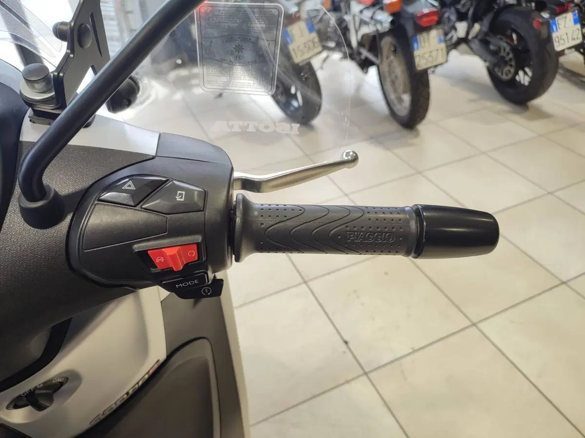 Piaggio Beverly 400 S ABS-ASR (2021 - 24) (11)
