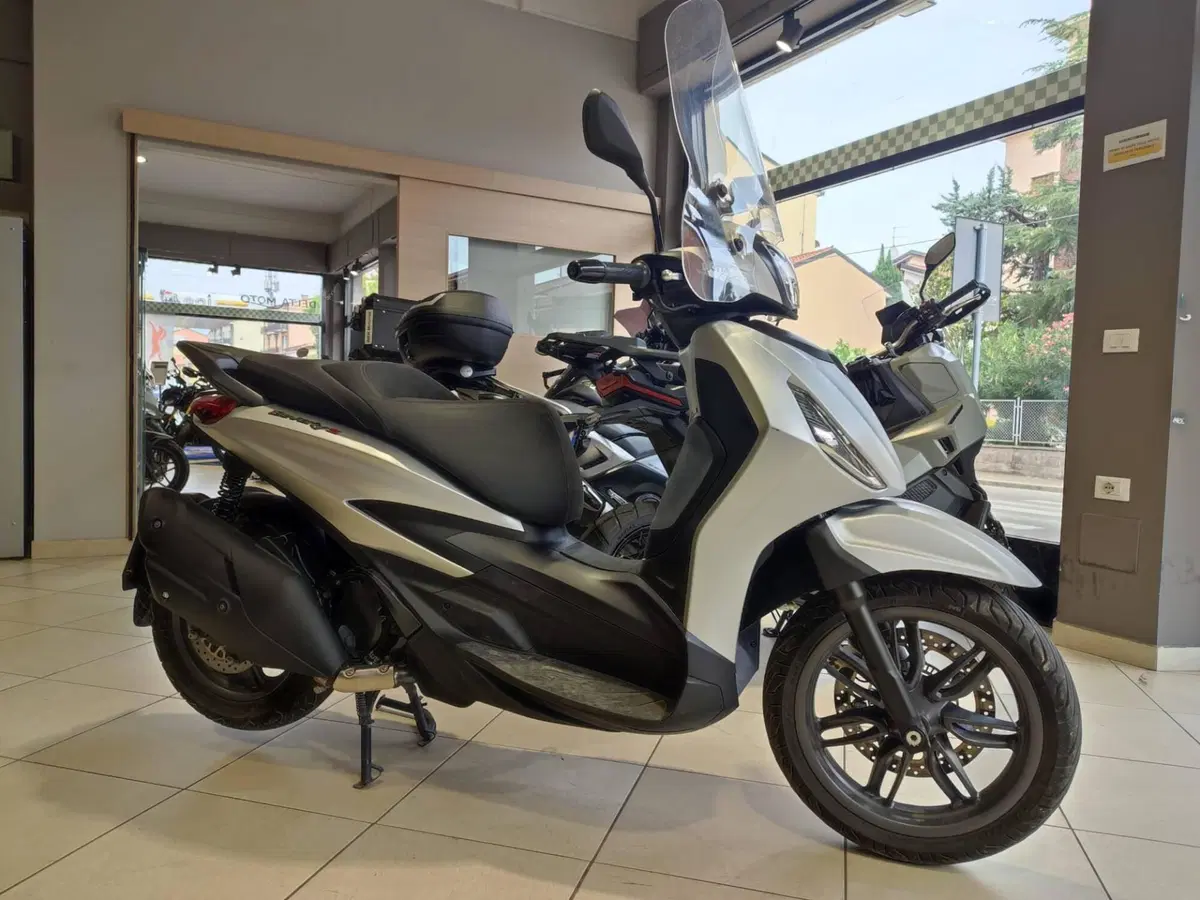 Piaggio Beverly 400 S ABS-ASR (2021 - 24) (2)