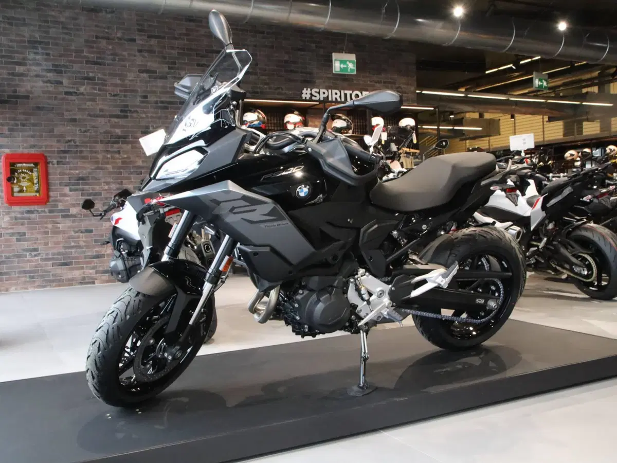 Bmw F 900 XR (2025 - 27) (2)