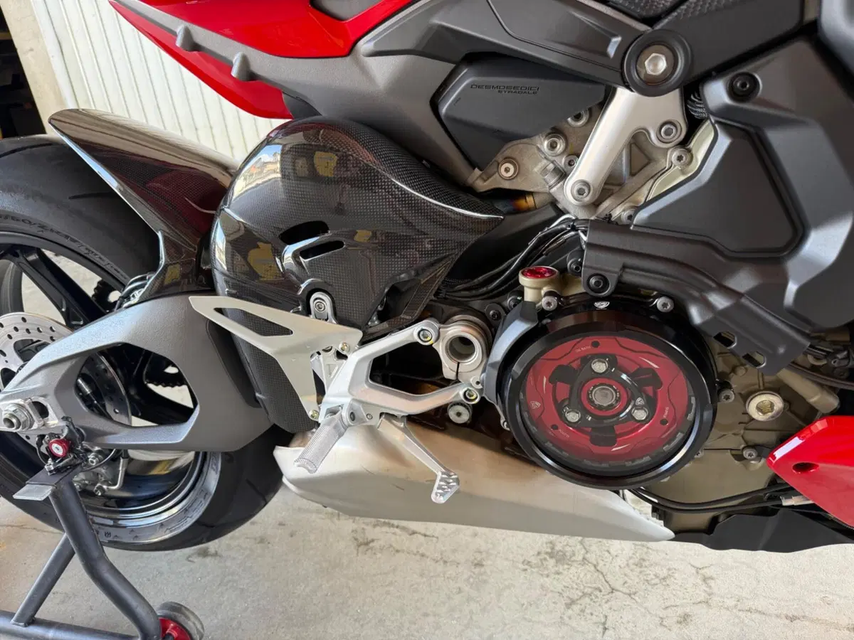 Ducati Streetfighter V4 S (2025 - 26) (5)