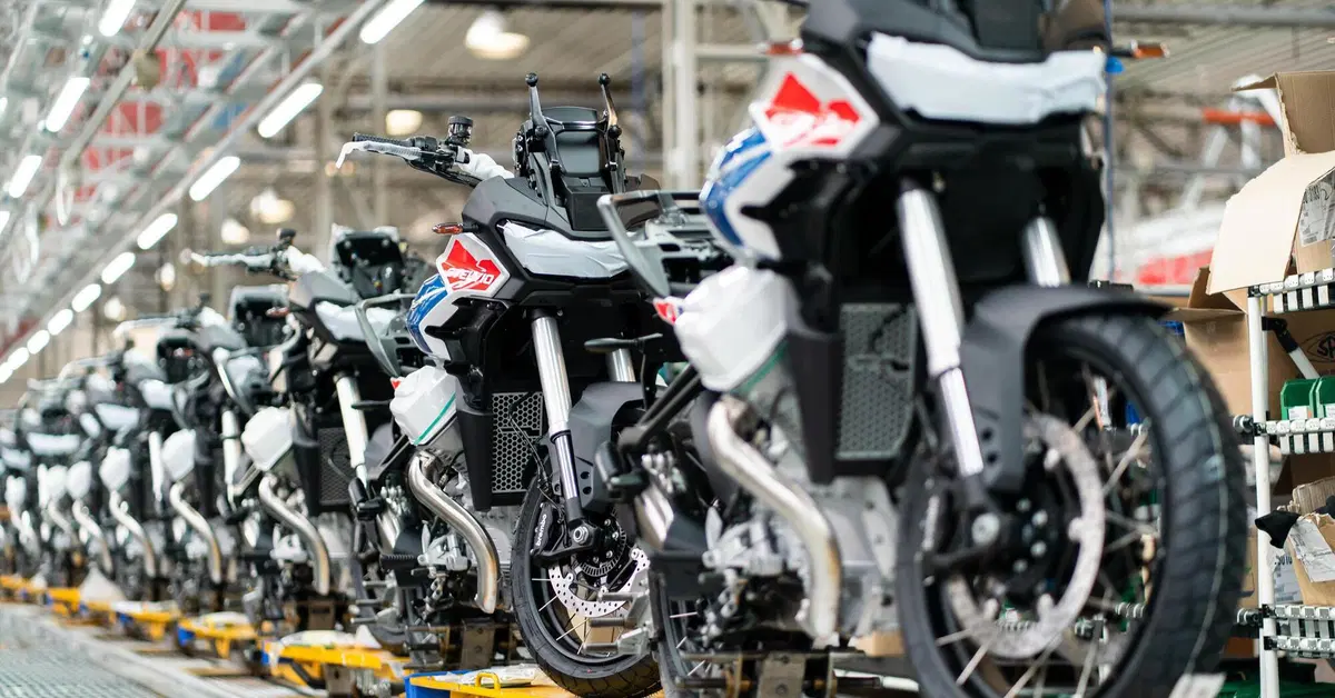 Moto Guzzi apre le porte della nuova fabbrica: dal 3 al 6 settembre le GMG 2026 diventano "The Opening"