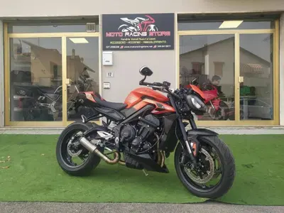 Triumph Street Triple 765 R (2023 - 26) usata