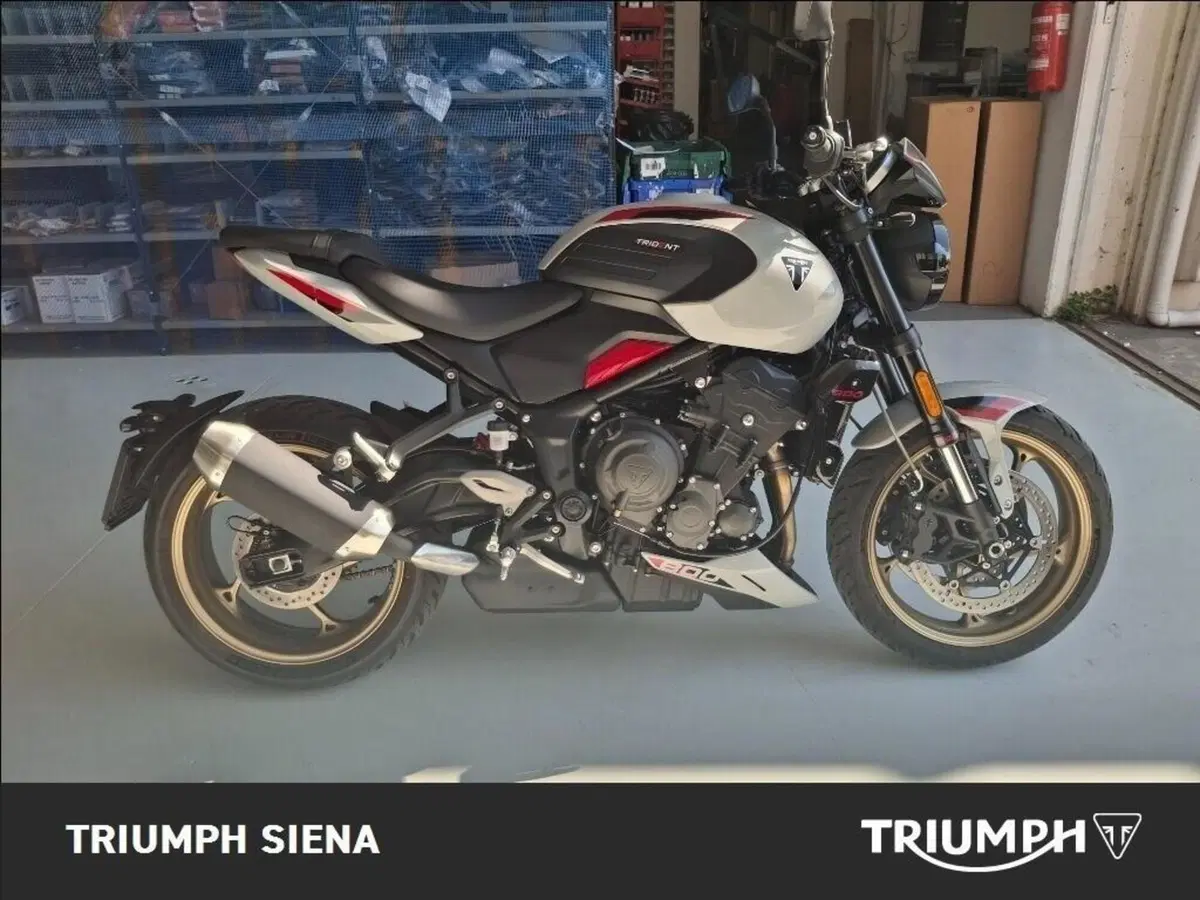 Triumph Trident 800 (2026)