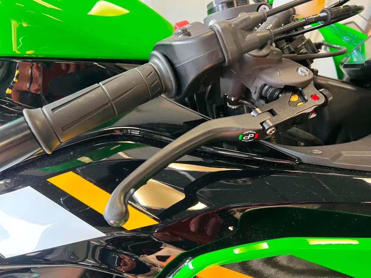 Kawasaki Ninja 636 ZX-6R (2024 - 26) (9)