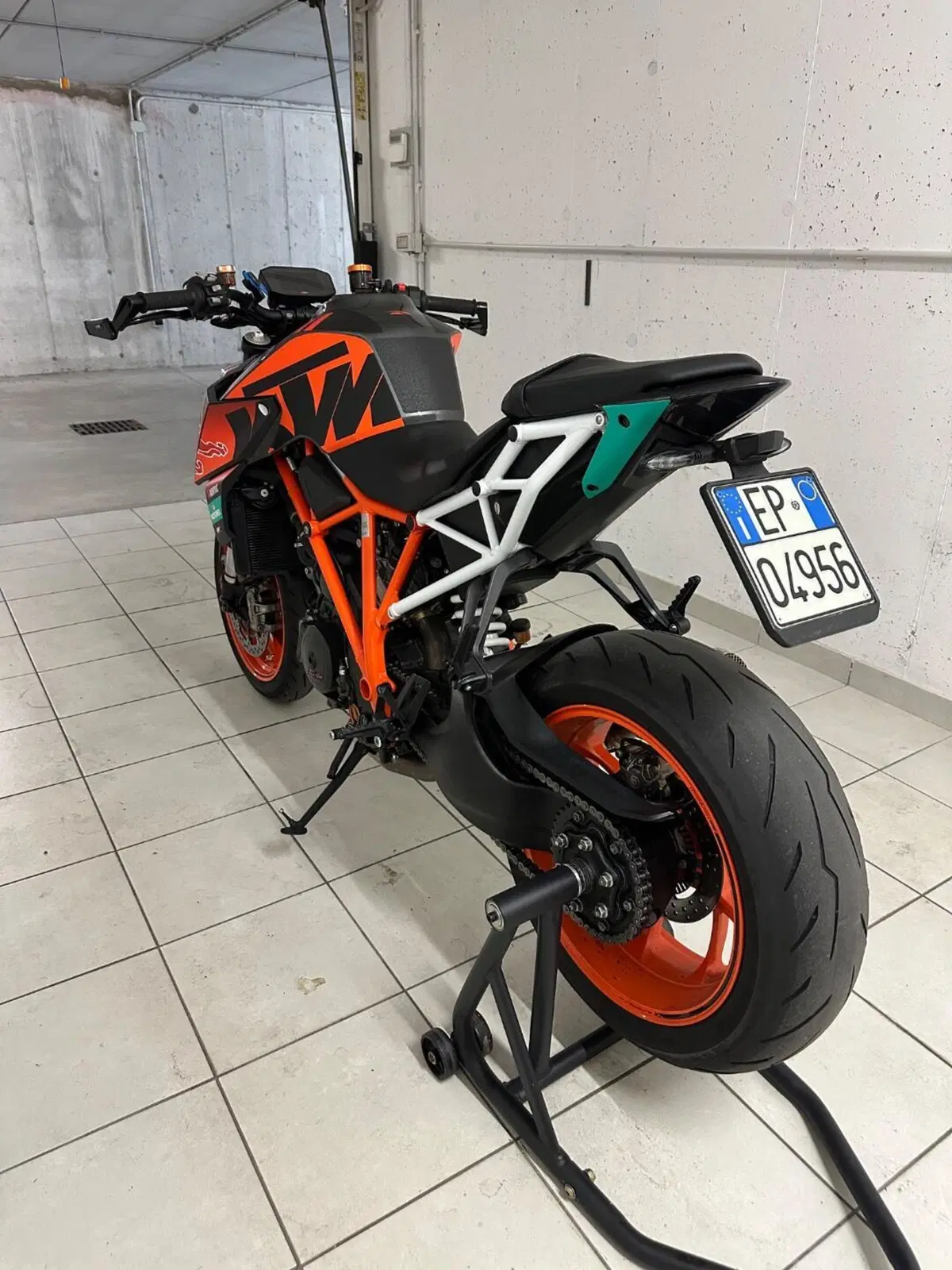 KTM 1290 Super Duke R (2019) (3)