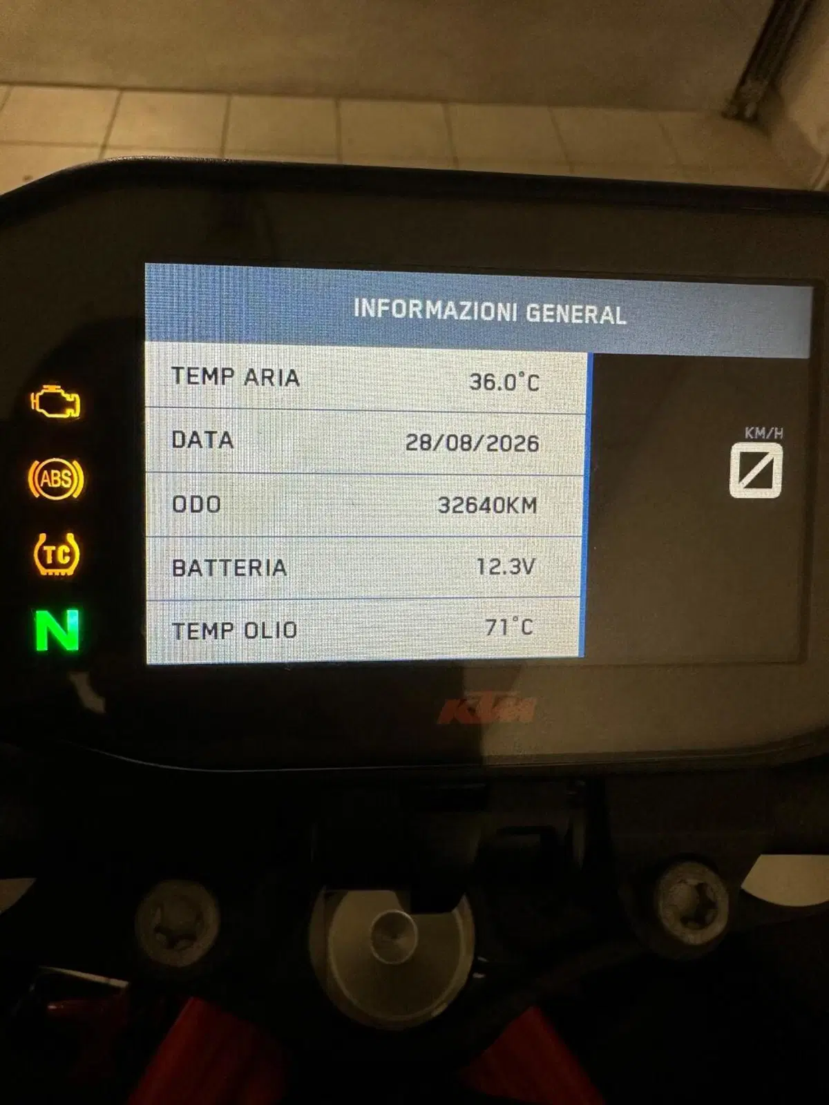 KTM 1290 Super Duke R (2019) (6)